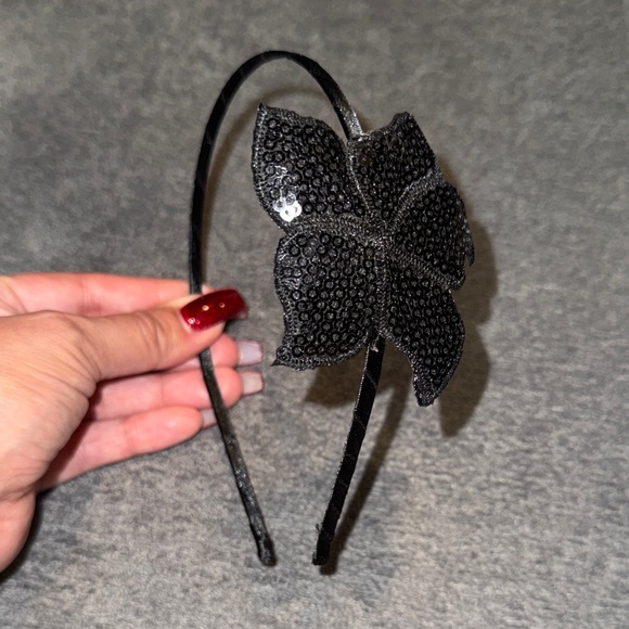 Accessories - Elegant Black Floral Headband